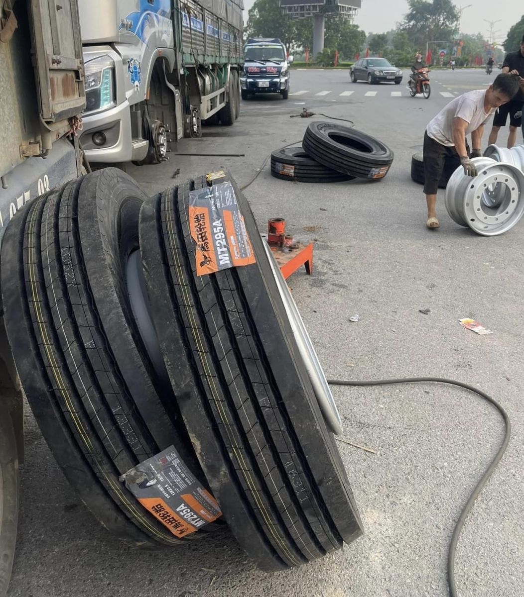 Dịch Vụ Vá Vỏ Xe Lưu Động Cửu Long Thiên Uy Tín Nhất Dĩ An, Bình Dương